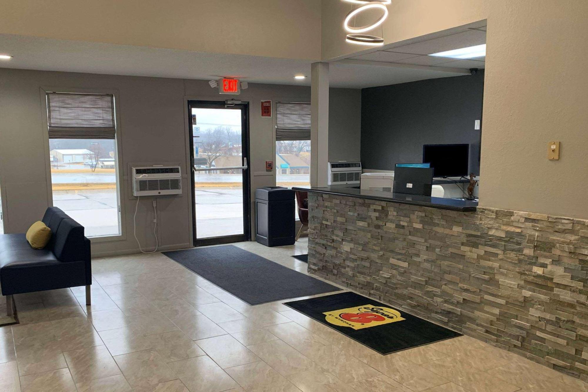 Super 8 By Wyndham Kirksville-University Area מראה חיצוני תמונה