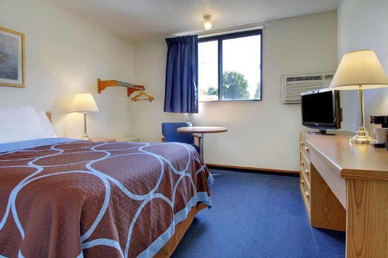 Super 8 By Wyndham Kirksville-University Area מראה חיצוני תמונה